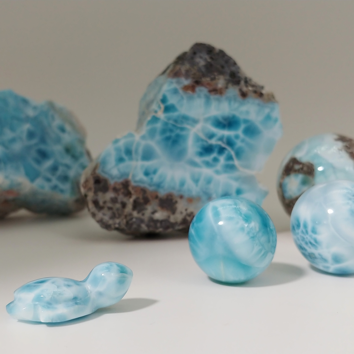 Guide｜ラリマーの選び方とお手入れ｜LARIMAR ME