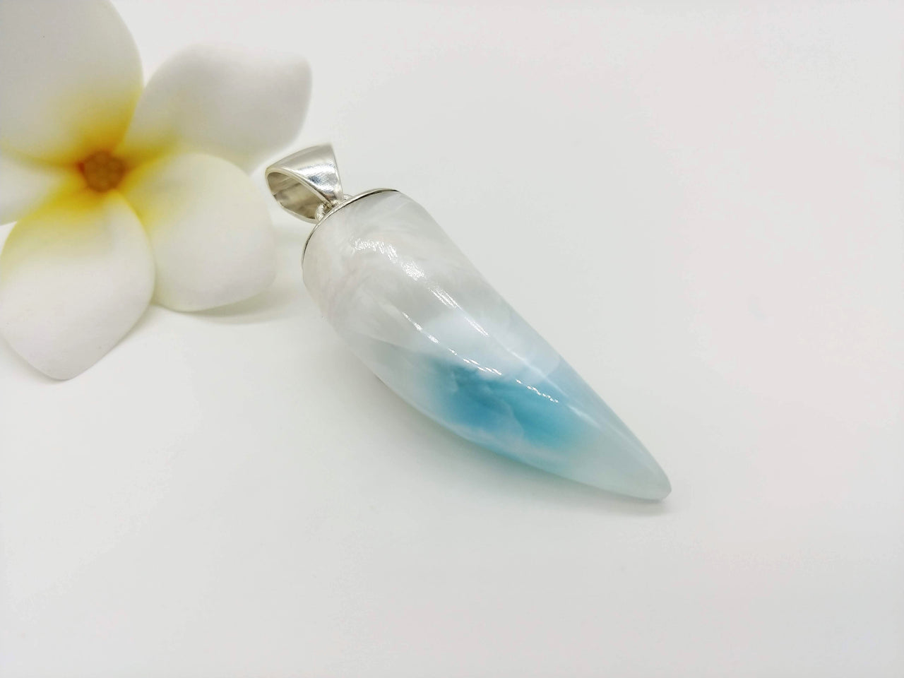 Larimar 牙 pendant